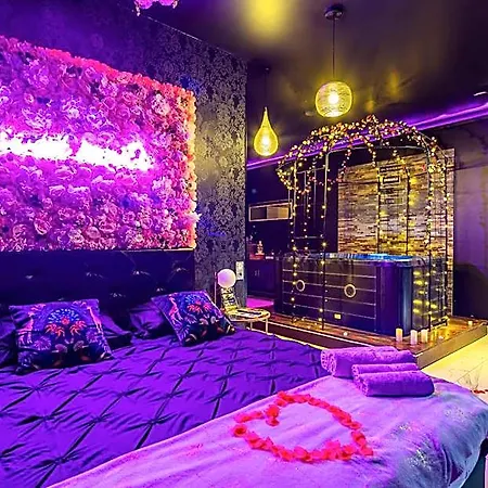 Sweet Secret's Jacuzzi Hotel del amor Lissieu